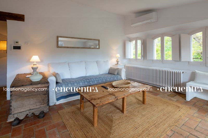 The White Frog 15-if630-24d-064.JPG