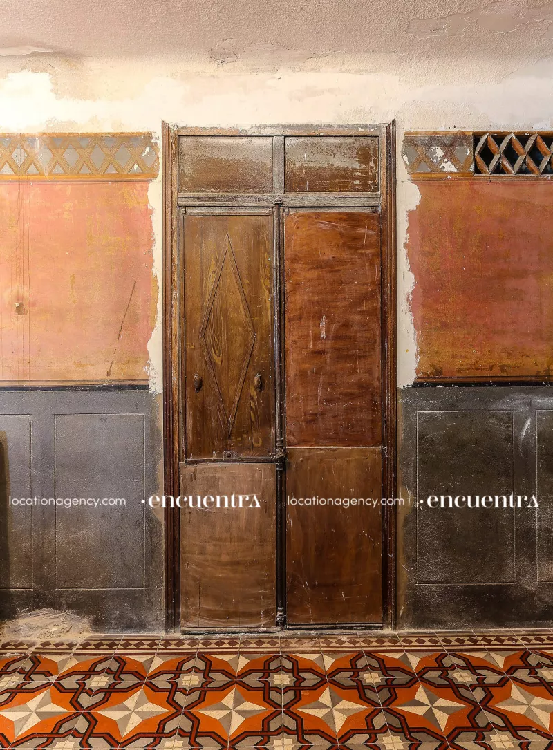 The Shiny Hotel 013-dt007-highlights-timeless-atemporal-vintage-retro-encaustic-tiles-decadent.JPG