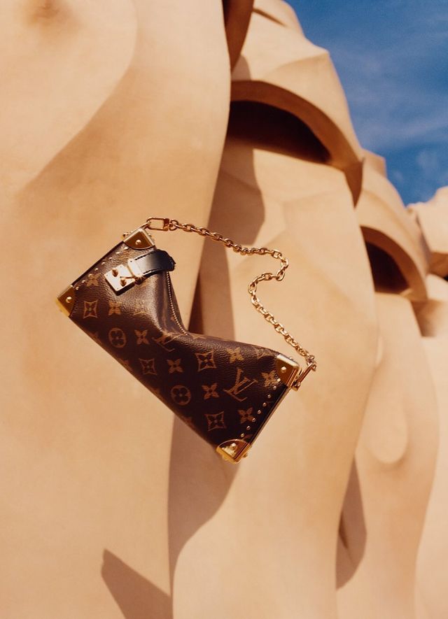  06-4034-alana-productions-louis-vuitton-cruise-collection-spring-2025-jamie-hawkesworth-f-va520-.JPG  