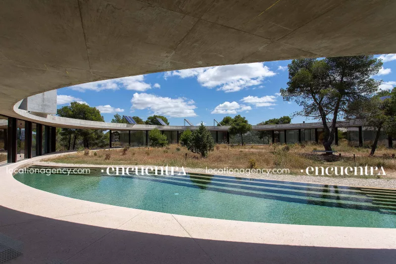 Circled 005-hi002-house-without-limits-nature-view-circular-house-concrete-architecture-lake-pool.JPG