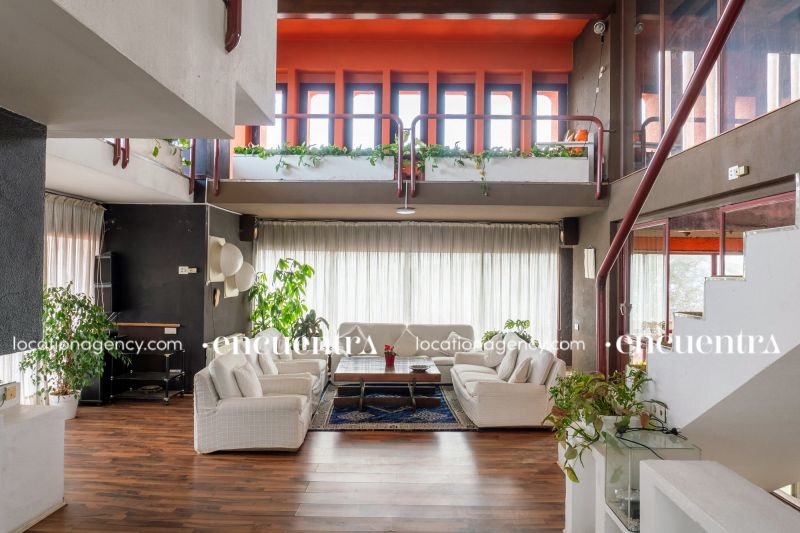 The Atrium hf360z-26a-046.JPG