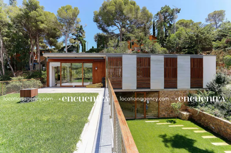 Private Beach House 007-hf047.JPG