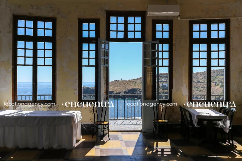 The Shiny Hotel 010-dt007-highlights-timeless-atemporal-vintage-retro-coast-landscape-restaurant.JPG