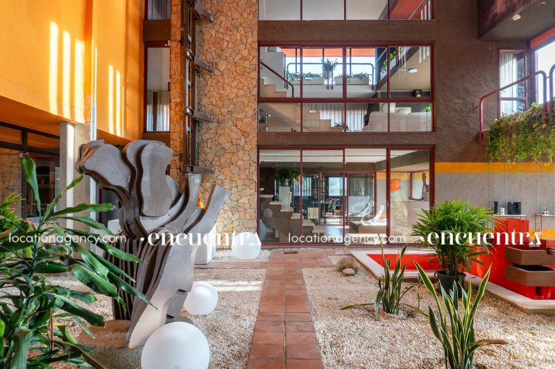 The Atrium hf360z-26a-033.JPG