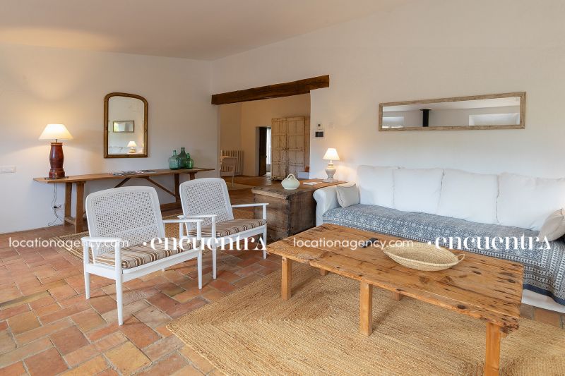 The White Frog 16-if630-24d-066.JPG