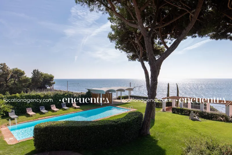 Back to the 60s 004-hd020-timeless-atemporal-seaside-villa-vintage-house-retro-house-pools-piscinas-agencia-de-localizacion.JPG