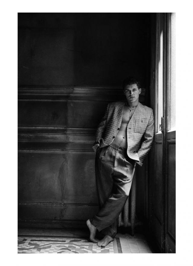  04-4150-juice-creative-production-les-hommes-publics-charlie-gray-aro-n-piper-cm056-.JPG  