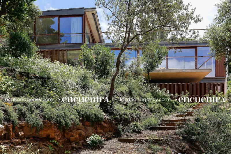 Private Beach House 001-hf047.JPG