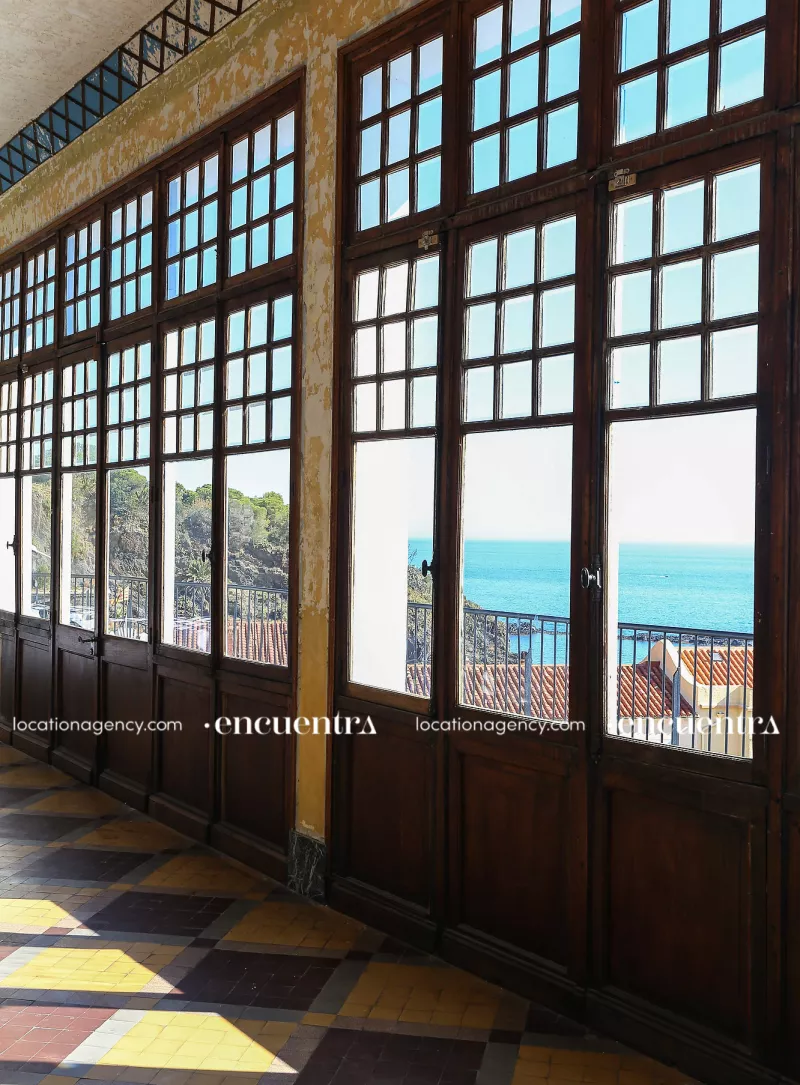 The Shiny Hotel 008-dt007-highlights-timeless-atemporal-vintage-retro-views-natural-light.JPG