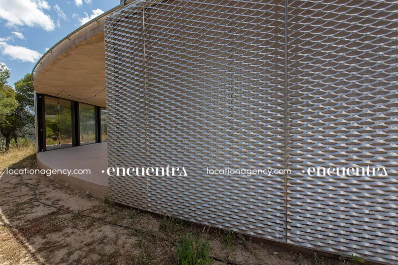 Circled 002-hi002-house-without-limits-nature-view-circular-house-concrete-architecture-metal.JPG