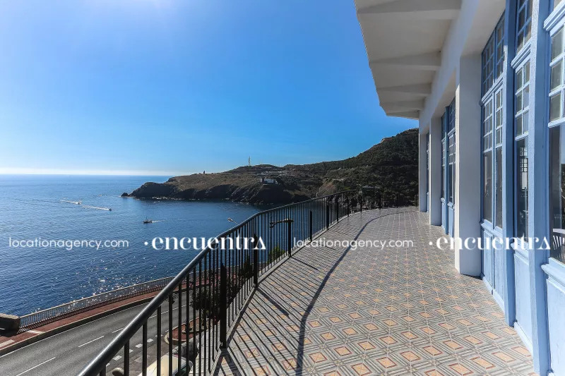 The Shiny Hotel 006-dt007-highlights-timeless-atemporal-vintage-retro-coast-landscape.JPG