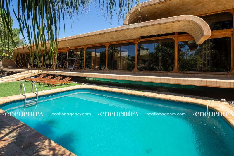 unique-locations-for-summer-we-are-the-location-agency-that-will-transform-your-project