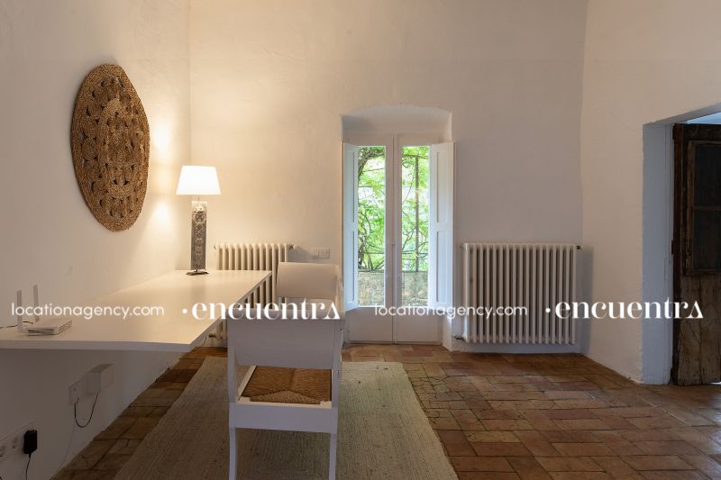 The White Frog 14-if630-24d-059.JPG