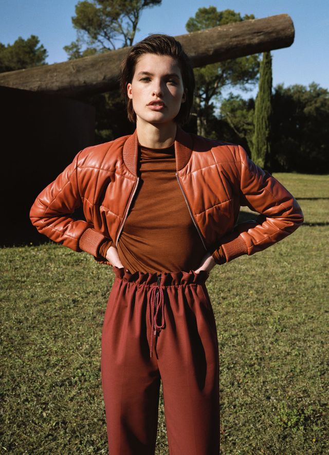  05-871-mango-she-contemporany-outdoors.JPG  