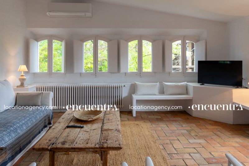 The White Frog 17-if630-24d-071.JPG