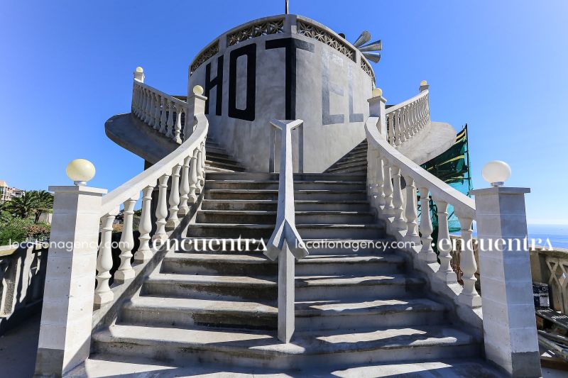 The Shiny Hotel 001-dt007-highlights-timeless-atemporal-vintage-retro-stairs.JPG
