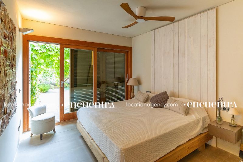 Seafront View 24-hf309z-25f-143-2.JPG