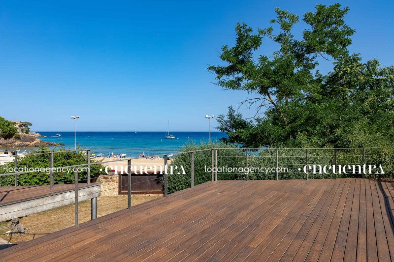 Seafront View 05-hf309z-25f-181-2.JPG