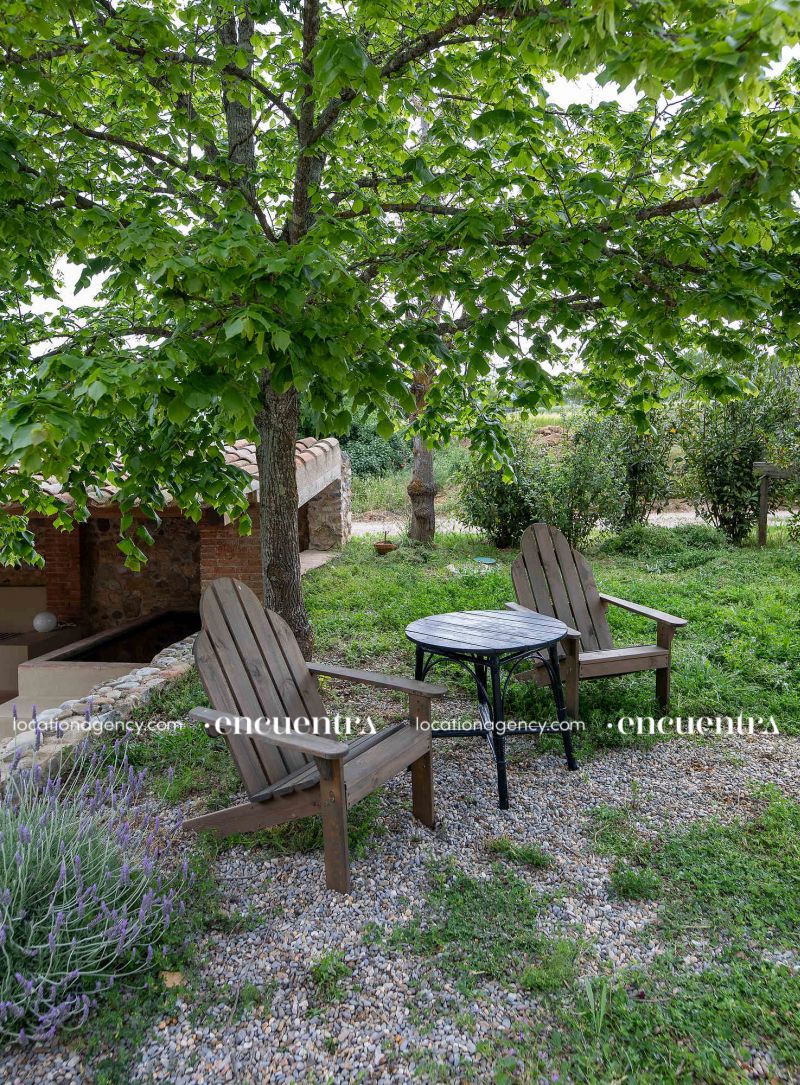 The White Frog 28-if630-24d-100.JPG